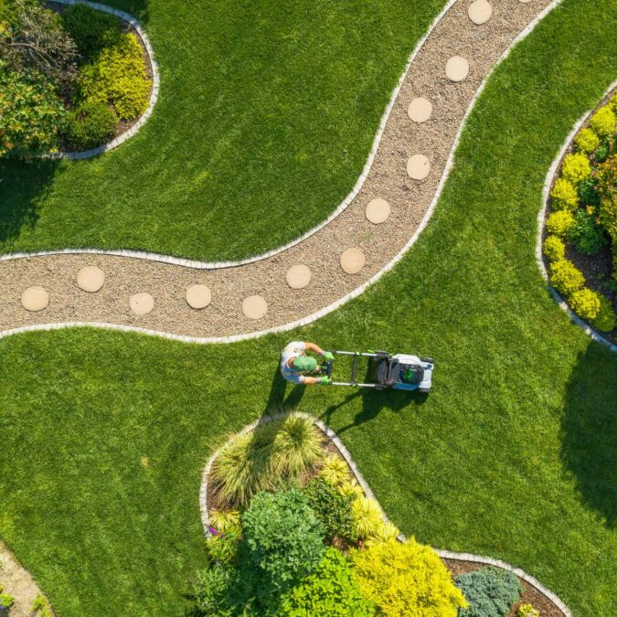 3 id&eacute;es d&rsquo;&eacute;clairages pour mettre en valeur une fontaine de jardin la nuit Illzach