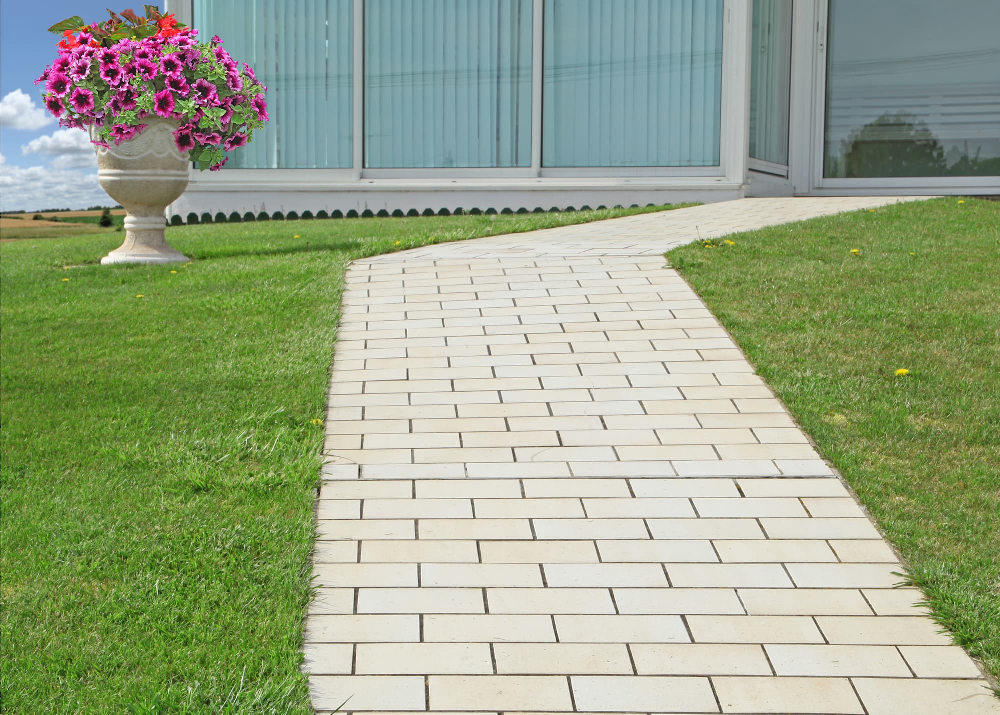 PAVES_ANTIDERAPANTS | RP Paysage Quels sont les critères pour choisir des pavés antidérapants dans une allée de jardin ? Rixheim