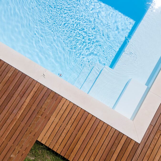 Quels mat&eacute;riaux privil&eacute;gier pour une plage de piscine &agrave; la fois esth&eacute;tique et durable ? Wittenheim