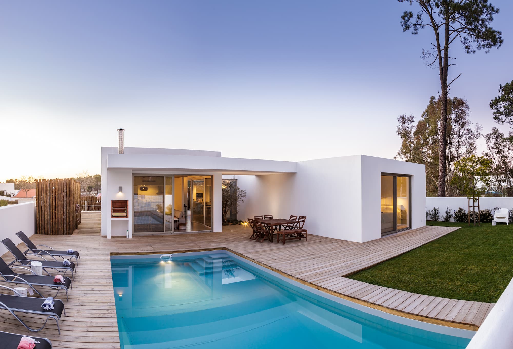 Poolhouse ou local technique : que faut-il vraiment pr&eacute;voir &agrave; c&ocirc;t&eacute; de sa piscine ? Guebwiller